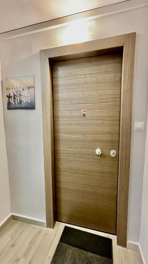Gorgeous Renovated Apt. Close To Metro And Cultural Sites! Atene Esterno foto
